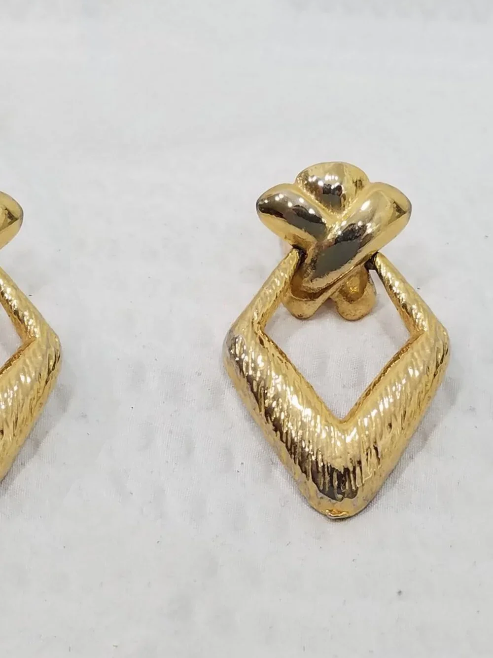 Vtg Polished & Textured French Rhombus Gold Tone Door Knocker Clip On Earrings